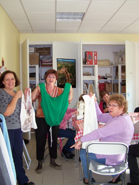 la confection de sacs à partir d`un tee shrit